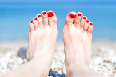 7 Natural Ways To Treat Cracked Heels