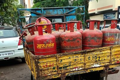 Gujarat Cuts VAT On CNG, Piped Cooking Gas Prices By 10% Ahead Of Polls