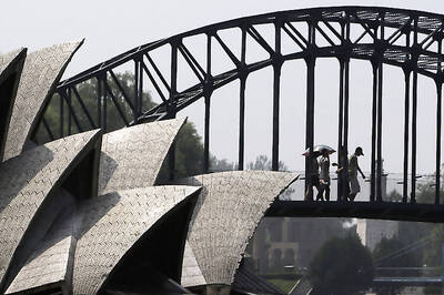 Australia's Sydney darkens for tenth Earth Hour