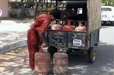 LPG cylinders to cost Rs 50 more; maybe rationed